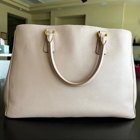 PRADA GALLERIA Saffiano Large bag in powder pink (SOLD) - Picture 5 of 12